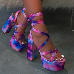 Resultado de imagen para tacones para niña ñcon plataforma | Fashion shoes,  Pink wedge shoes, Kawaii shoes