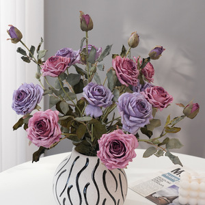 Plain Realm Roses Artificielles en Soie Plastique à Bords Brûlés, Décoration Mariage et Maison, 3 Têtes XYSQ230308 - Product Image 1