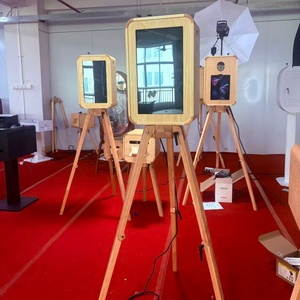 Photomaton rétro avec écran tactile <span class=keywords><strong>de</strong></span> 18,5 pouces, compatible avec les appareils photo et les <span class=keywords><strong>iPad</strong></span>, spécialement conçu pour les événements <span class=keywords><strong>de</strong></span> mariage. - Product Image 5