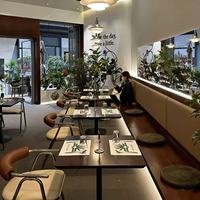 Chaise de salle à manger en acier inoxydable de style industriel, mobilier durable pour la maison, revêtement en cuir, garantie de 3 ans pour les restaurants et les hôtels