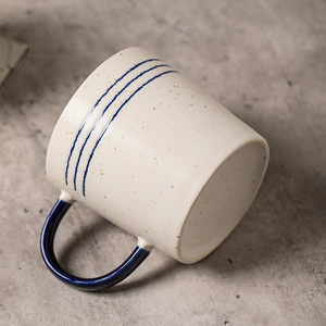 Nouvelle conception, bonne qualité, tasse en céramique bleu foncé à motif de dessin animé, finition mate personnalisée, grès de qualité supérieure, classique, compatible lave-vaisselle et micro-ondes - Product Image 2