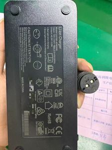 CE FCC 认证快速 36V 42V 4A 电动自行车充电器，带磁性罗斯伯格插头 - Product Image 3