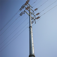 Poteau électrique en acier octogonal Q235 à double circuit 11KV 33KV 40FT 45FT 50FT pour projets de lignes de transmission – Prix de gros