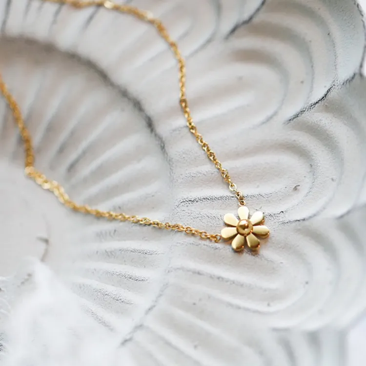waterproof jewelry stainless steel 18K gold plated dainty daisy flower charm choker necklace for women