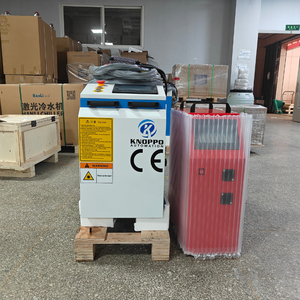 Machine de soudage de nettoyage de découpe laser à fibre tenue dans la main 5 en 1 pour l'enlèvement de revêtement de poudre de peinture de rouille de fer d'acier inoxydable en métal - Product Image 1
