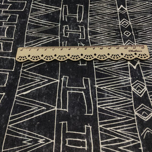 Tùy Chỉnh Thiết Kế Màu Đen Hình Học Monogram In 100% <span class=keywords><strong>Viscose</strong></span> Đồng Bằng Vật Liệu Dệt Voan <span class=keywords><strong>Viscose</strong></span> In Vải Cho Quần Áo - Product Image 5