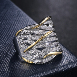 Anello a strati per donna, design bicolore, accessorio da dito per uso quotidiano - Product Image 3