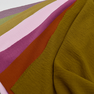 Tissu en crêpe de Ceylan doux et respirant de qualité supérieure, 100% polyester, tissu froissé pour abaya, pour robe - Product Image 6