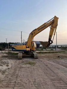 Excavadora de cadenas Hyundai usada de alta calidad con motor Cummins, capacidad de cazo de 1.1m3, 1 año de garantía - Product Image 2