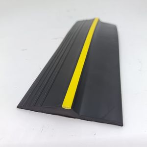 <span class=keywords><strong>Kit</strong></span> <span class=keywords><strong>de</strong></span> bande <span class=keywords><strong>d</strong></span>'étanchéité <span class=keywords><strong>de</strong></span> seuil <span class=keywords><strong>de</strong></span> <span class=keywords><strong>porte</strong></span> <span class=keywords><strong>de</strong></span> garage en PVC <span class=keywords><strong>de</strong></span> 10 et 20 pieds, résistant aux intempéries, avec services <span class=keywords><strong>d</strong></span>'extrusion et <span class=keywords><strong>de</strong></span> <span class=keywords><strong>d</strong></span>écoupe, anti-vieillissement - Product Image 3