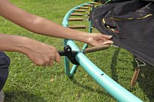 Trampolín Infantil para Exteriores Bestway 59102 Xtreme Air de 2.44m X 2.20m, Materiales Resistentes a los Rayos UV, Acero Galvanizado con Recubrimiento en Polvo, Resorte de Acero - Product Image 5