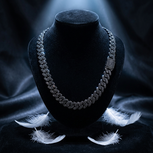 Collier chaîne cubaine plaqué or avec diamants noirs naturels, style hip-hop rock de luxe certifié, pour unisexe - Product Image 1