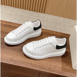 Zapatillas de Deporte de Lujo de Alta Gama para Hombre con Suela Gruesa, Ligeras, con Soporte, para Caminar, con Punta Puntiaguda y Cierre de Cordones - Product Image 2