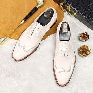 Chaussures habillées en cuir Oxford faites à la main de haute qualité à lacets pour mariages décontractés d'automne - Product Image 1