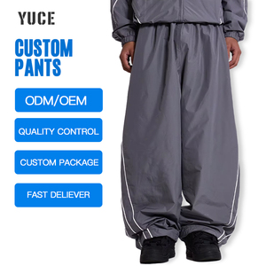 Pantalon de jogging ample YUCE personnalisé en nylon pour homme, pantalon de survêtement décontracté léger avec bande réfléchissante - Product Image 3