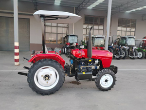 Tracteur 4x4 de 180 CV avec cabine et boîte de vitesses 12+12 pour la production d'aliments pour animaux - Product Image 2