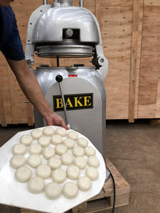 Nouveau petit diviseur de pâte et assistant de boulanger de machine à rouleaux plus ronds pour la fabrication de boules de pâte à farine et à eau et l'extrudeuse de coupe - Product Image 5