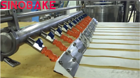 Ligne de production de machine à gâteau suisse SINOBAKE 300 kg/h Machine de fabrication multifonctionnelle pour gâteau de remplissage central