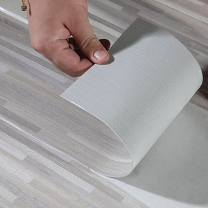 Dalles de sol en vinyle PVC LVT auto-adhésives, antidérapantes, à effet bois, à coller, pour usage résidentiel et commercial - Product Image 4