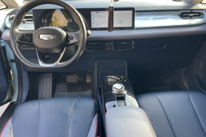 Geometry E Firefly Modelo 2020 401KM Lightning Tiger, SUV de 5 Plazas, Automático, Cuero Oscuro, Techo Solar Eléctrico R16, Cámara Trasera - Product Image 4