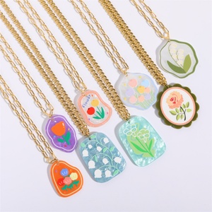 Collar con Colgante de Flores Coloridas y Cadena de Acero Inoxidable, Diseño Nuevo, Estampado de Dibujos Animados, para Mujer, Regalo, Fiesta - Product Image 1