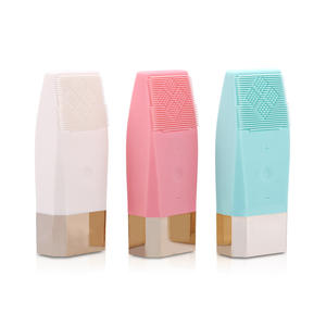 Brosse nettoyante électrique sonique pour le visage, double face, étanche IPX7, mini brosse exfoliante en silicone pour le nettoyage du visage - Product Image 2