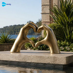 Grande statue en bronze en forme <span class=keywords><strong>de</strong></span> main et <span class=keywords><strong>de</strong></span> cœur, <span class=keywords><strong>sculpture</strong></span> d'amour <span class=keywords><strong>contemporaine</strong></span> pour <span class=keywords><strong>jardin</strong></span> extérieur, villa et décoration artistique publique - Product Image 2