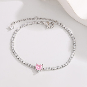 Ensemble de bijoux en <span class=keywords><strong>argent</strong></span> sterling 925 avec zircone cubique fine pour femme : bracelet à breloques, bague cœur rose, boucles <span class=keywords><strong>d</strong></span>'oreilles et <span class=keywords><strong>collier</strong></span> cœur <span class=keywords><strong>d</strong></span>'amour - Product Image 6