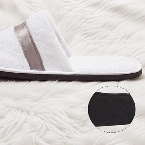 Chaussons d'intérieur jetables personnalisés <span class=keywords><strong>avec</strong></span> logo, doux et antidérapants, pour un confort optimal <span class=keywords><strong>dans</strong></span> les hôtels, les spas et les chambres d'hôtes. - Product Image 5