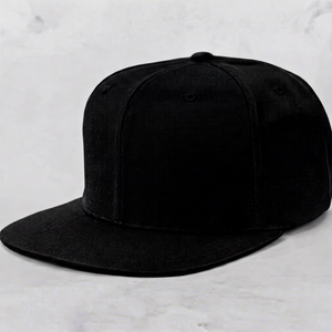 Nouvelle arrivée : Casquette snapback unisexe, style décontracté respirant, motif uni, logo personnalisé, coutures invisibles, visière plate. - Product Image 1