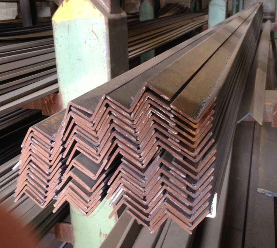 90 x 90 x 9 Steel Angle Iron