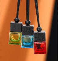 Diffuseur d'huiles essentielles de voiture d'aromathérapie de couleur carrée de 8ml Flacon de désodorisant pour voitures Bouteille de parfum vide suspendue Parfum