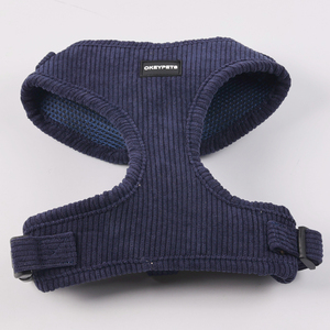 Produits pour animaux de compagnie Collier durable sans traction Laisse Petit chiot Ensemble de harnais de luxe en velours côtelé pour chien Harnais réglable