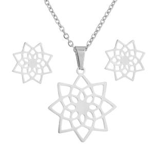 Venta al por mayor personalidad diseño joyería collar y pendiente conjunto de acero inoxidable material flor encanto colgante collar pendiente conjunto - Product Image 4