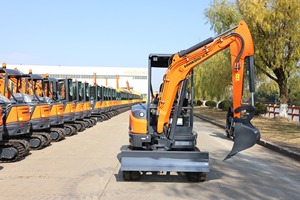 LonKinG CDM6025 Mini Crawler <b>Excavator</b> 2.5 Ton Yanmar Engine 0.08m³ Bucket Hydraulic Excavation <b>Machine</b> - Product Image 4