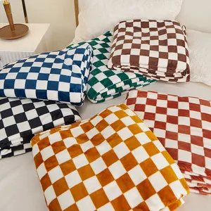 Wholesale New Hot-selling Microfiber United Fashion Checkered 100% Polyester Knitted Throw Blanket for Autumn Winter