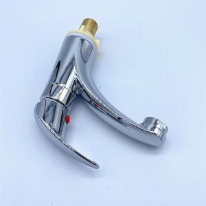 <span class=keywords><strong>Bassin</strong></span> moderne à trou unique de haute qualité à poignée unique en céramique compteur d'<span class=keywords><strong>eau</strong></span> froide salle de bain sans contact Zinc Chrome <span class=keywords><strong>bassin</strong></span> à trou unique - Product Image 3
