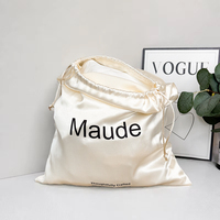 Pochette en satin de soie artificielle douce avec cordon de serrage pour sac à main, sac à chaussures, emballage de rangement avec impression de logo personnalisé
