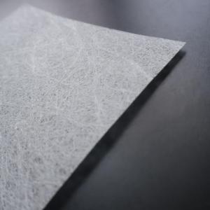 Tissu en <span class=keywords><strong>fibre</strong></span> <span class=keywords><strong>de</strong></span> <span class=keywords><strong>verre</strong></span> non tissé 100 % polyester E-Glass respirant, matériau <span class=keywords><strong>de</strong></span> toiture en <span class=keywords><strong>fibre</strong></span> <span class=keywords><strong>de</strong></span> <span class=keywords><strong>verre</strong></span> bicomposant à deniers grossiers - Product Image 2
