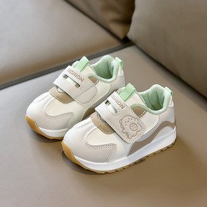 Nouvelles chaussures <span class=keywords><strong>de</strong></span> sport tendance 2026 pour garçons, style décontracté, baskets blanches polyvalentes - Product Image 1