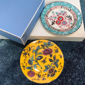 European-Style Gold Bone China Dishes 4-Color Under-Glazed Painted Ceramic Plates Hot Sale for Weddings-the Beauty Territory - Product Image 3