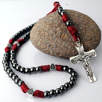 Grand Collier Chapelet Catholique Religieux pour Homme en Alliage de Zinc, Robuste en Paracorde, avec Perles en Métal Noir et Perles Blason Croix de Jérusalem
