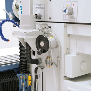 UM-300A(XL8132) 金属切屑常规铣床立式通用工作台手动磨坊壁式机械 - Product Image 4