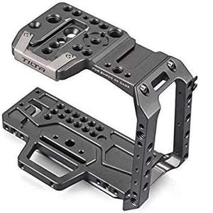 La demi-cage de caméra TA-T01-HCC pour BMPCC 4K/6K minimise l'usure sur les supports de nombreux autres accessoires - Product Image 1