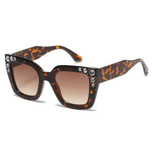 Nuevas <span class=keywords><strong>Gafas</strong></span> <span class=keywords><strong>de</strong></span> <span class=keywords><strong>Sol</strong></span> Modernas con Diseño <span class=keywords><strong>de</strong></span> Ojo <span class=keywords><strong>de</strong></span> Gato para Mujer, Protección UV400, Montura Grande, <span class=keywords><strong>Gafas</strong></span> <span class=keywords><strong>de</strong></span> <span class=keywords><strong>Sol</strong></span> <span class=keywords><strong>de</strong></span> Lujo para Mujer y <span class=keywords><strong>Hombre</strong></span> - Product Image 3