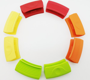 Utensili da cucina all'ingrosso utensili da cucina resistenti al calore presine Cover Silicone Assist supporto per manico caldo per padelle in ghisa - Product Image 2