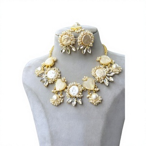 Ensemble collier et boucles d'oreilles plaqué or de qualité supérieure, élégant et tendance, cadeau de mariage pour femme - Product Image 2