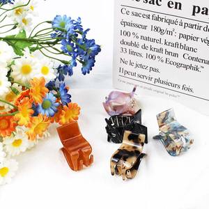 YIYI estilo coreano dulce y lindo acetato pinzas para el pelo para niños rojo blanco negro personalizado Bobby Pins Mini pinza para el pelo al por mayor - Product Image 6