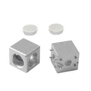 Soporte de Cubo Metálico Plateado con Orificios Ajustables y Tapas, Superficie Cepillada, Estructura No Estándar - Product Image 1