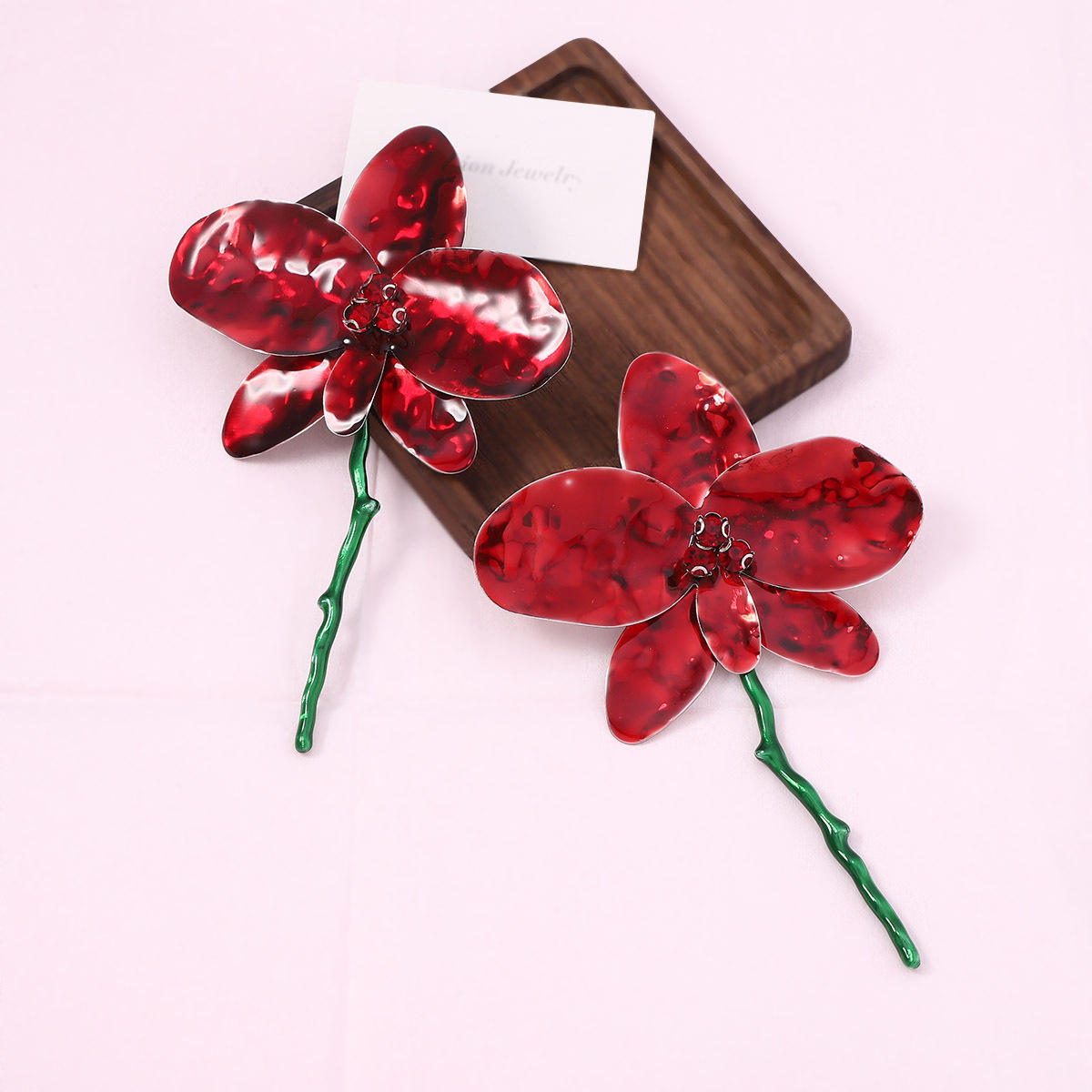 Red flower-red diamond